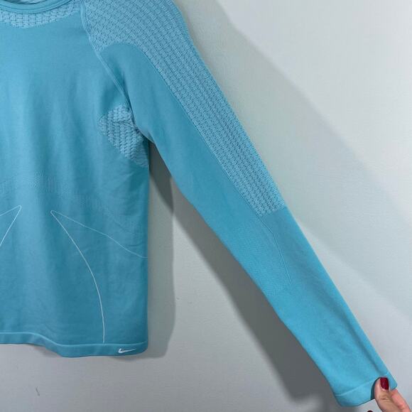 Nike Women Powder Blue Compression Athletic Long Sleeve Top Size M/L - Picture 5 of 8